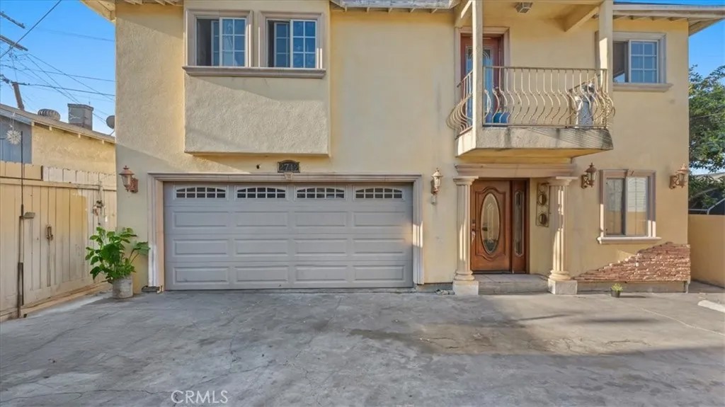 2740 Fairmount