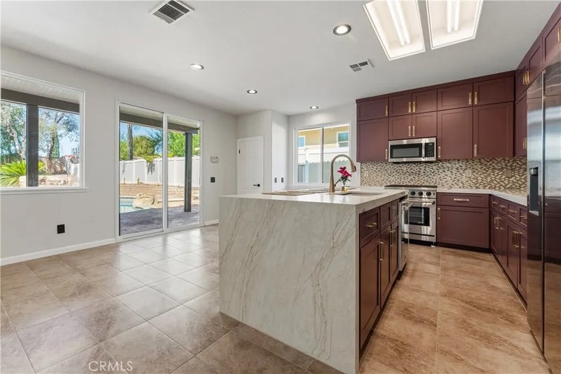 976 Hemingway Drive