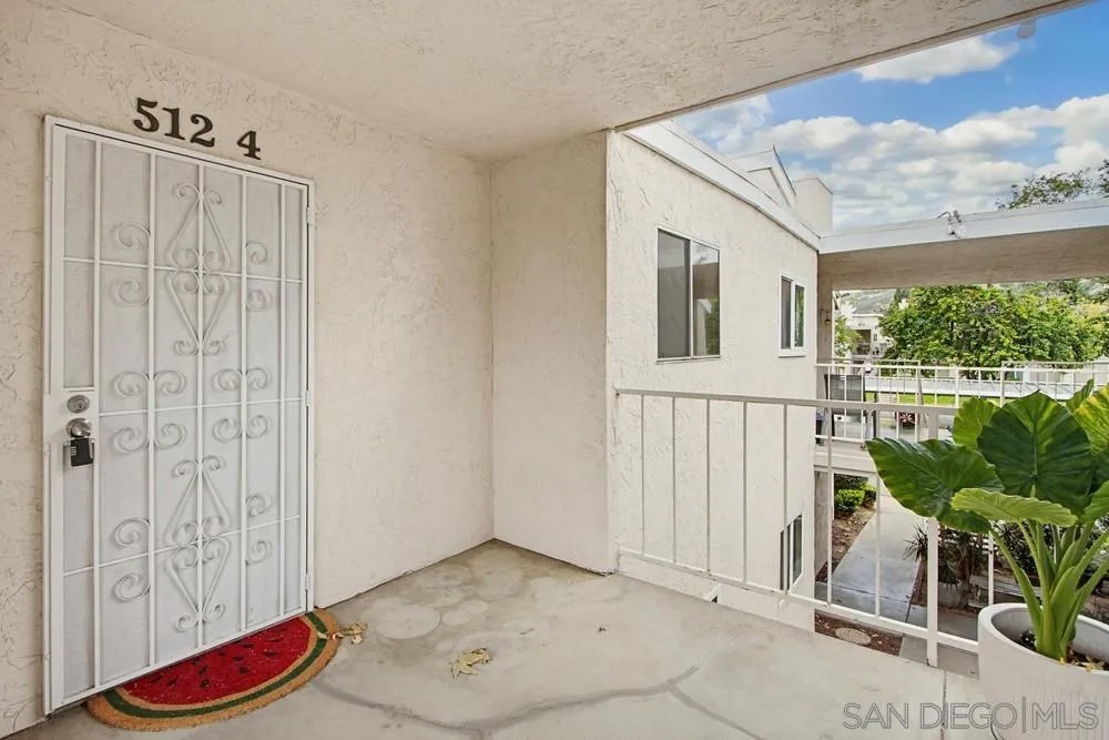 512 Sandalwood 4