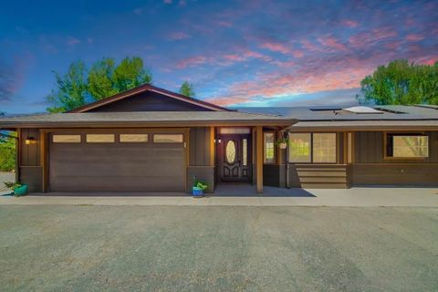 Photo of 22327 Jans Oak Vw, Ramona, CA 92065 (MLS # 250035021) Photo of 22327 Jans Oak Vw, Ramona, CA 92065 (MLS # 250035021)