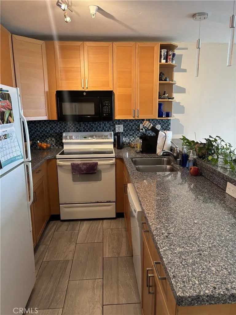 4667 Ocean Boulevard 106