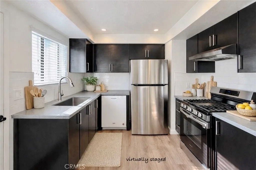 Photo of 141 N Parkwood #1, Pasadena, CA 91107 (MLS # AR25281072)