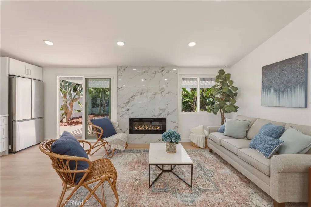 2107 Pomona