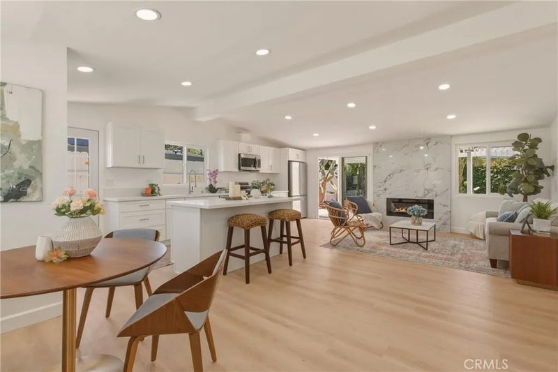 2107 Pomona