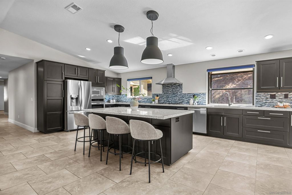 Photo of 2495 Marianne Ln, Fallbrook, CA 92028 (MLS # 250043071)