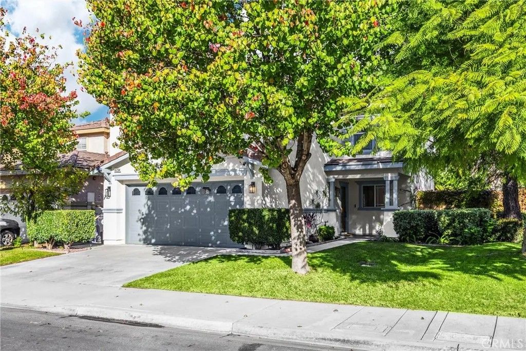 Photo of 16294 Los Coyotes St, Fontana, CA 92336 (MLS # CV25272188)