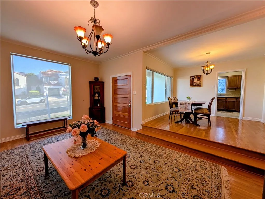 1266 W 19th