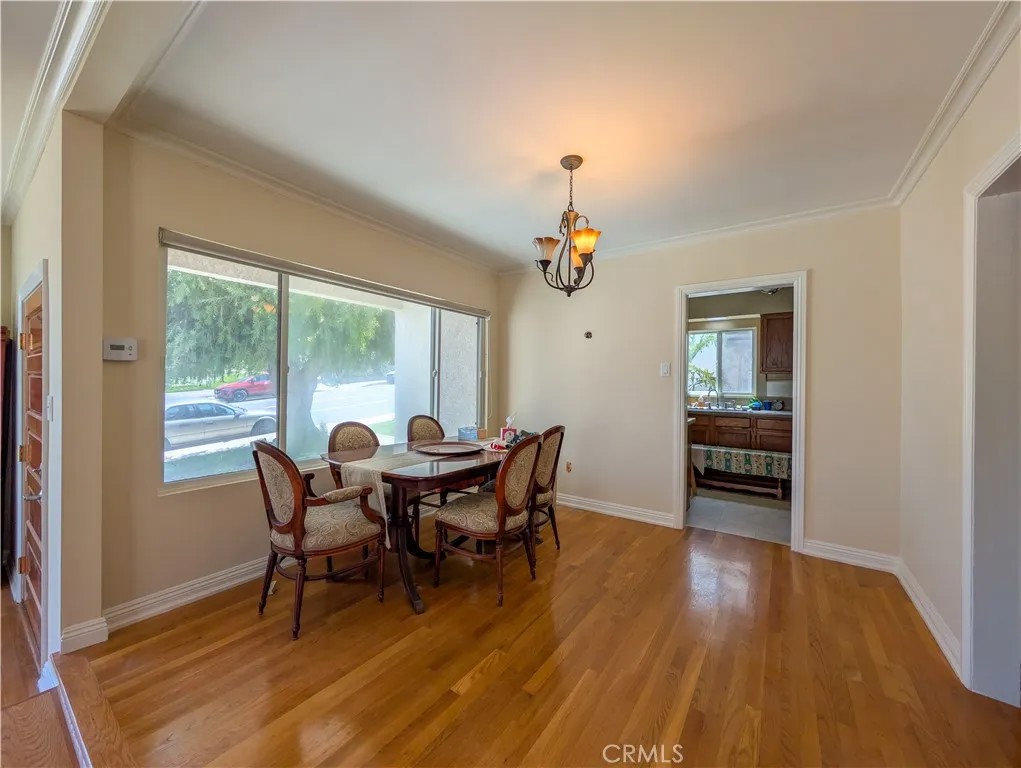 1266 W 19th