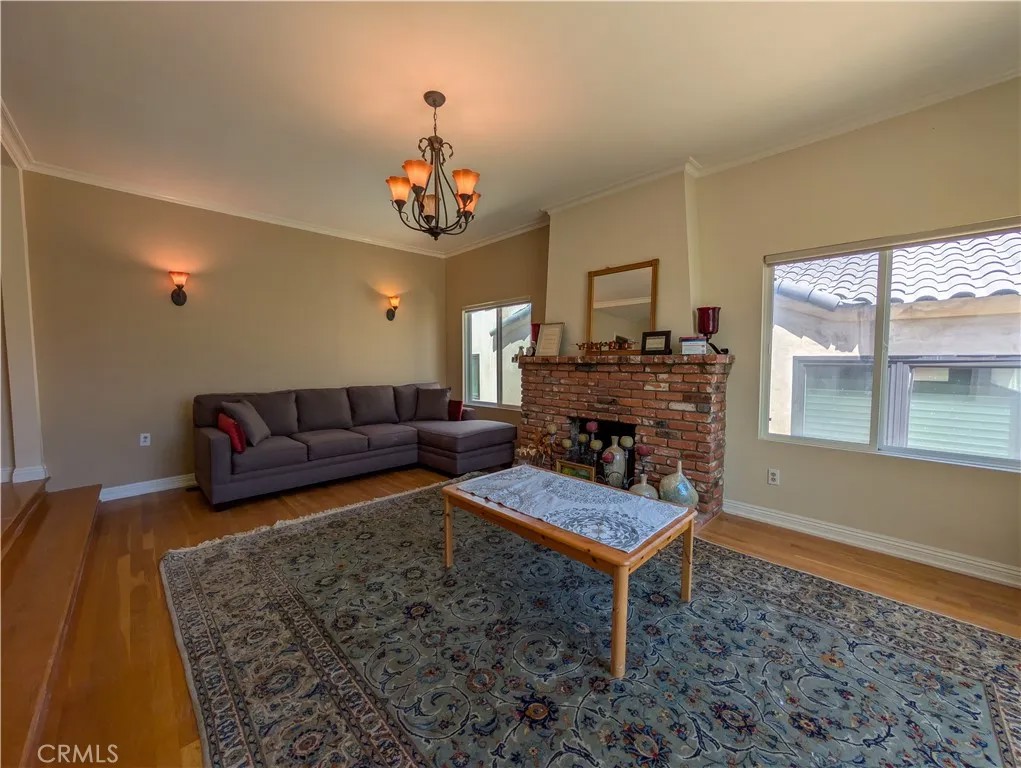 1266 W 19th