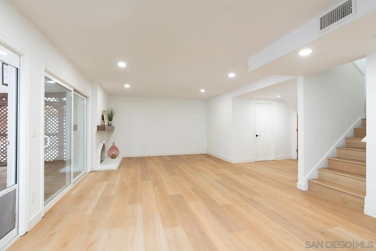 5790 Lone Star Dr
