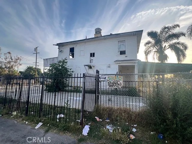 604 E Mission