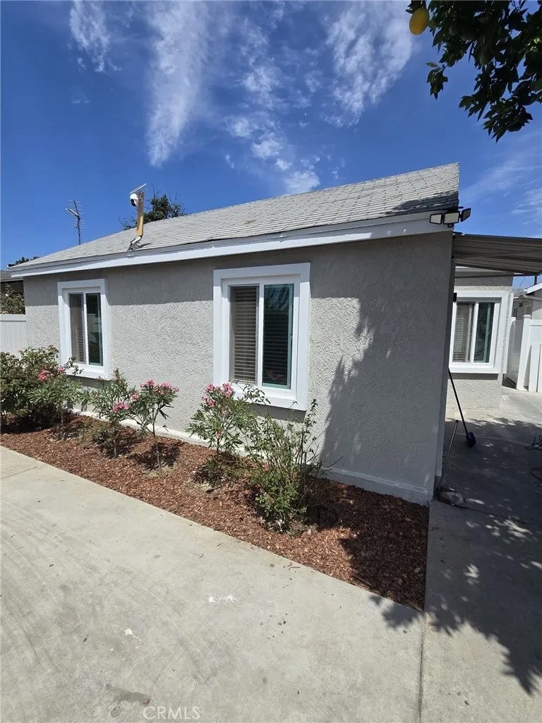 15417-15419 Tuba Street