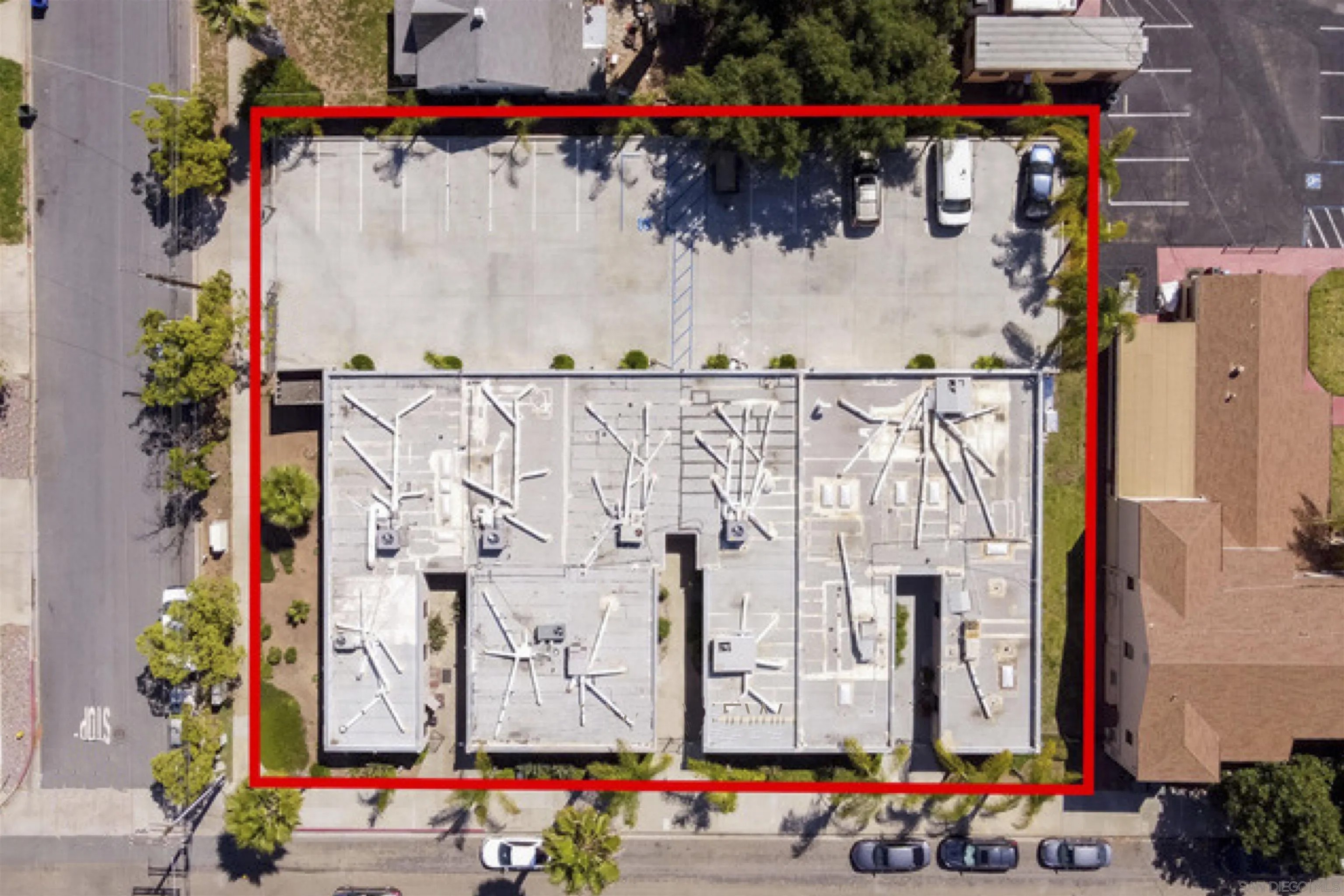 269, 277, 291 E Lexington Ave