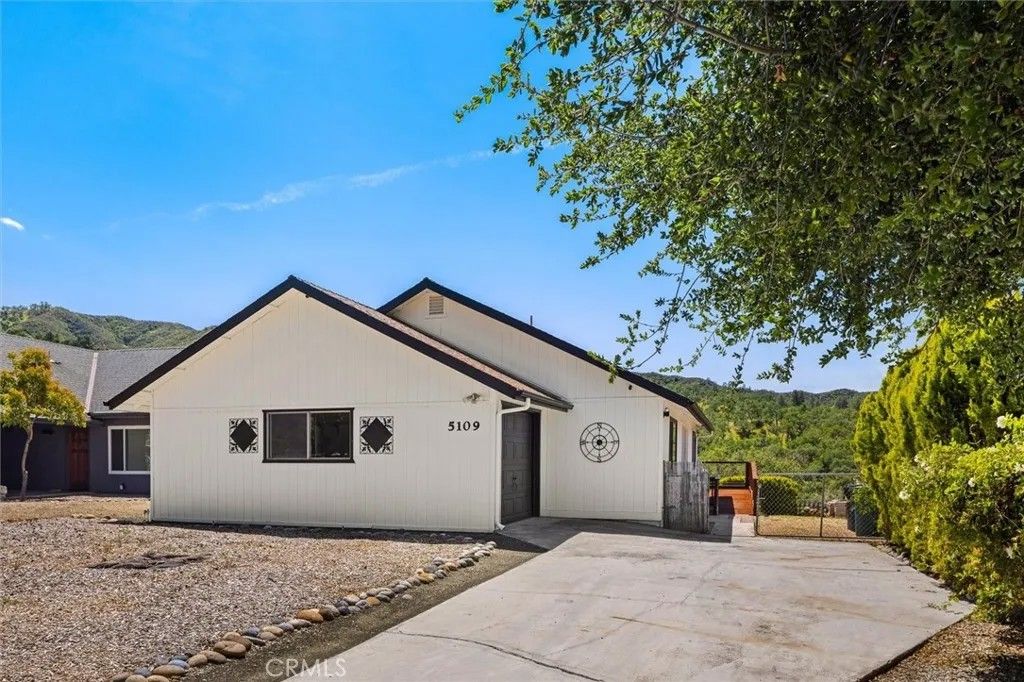 Photo of 5109 Bluebird Lane, Paso Robles, CA 93446 (MLS # NS26083900)
