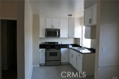 6925 Whitsett