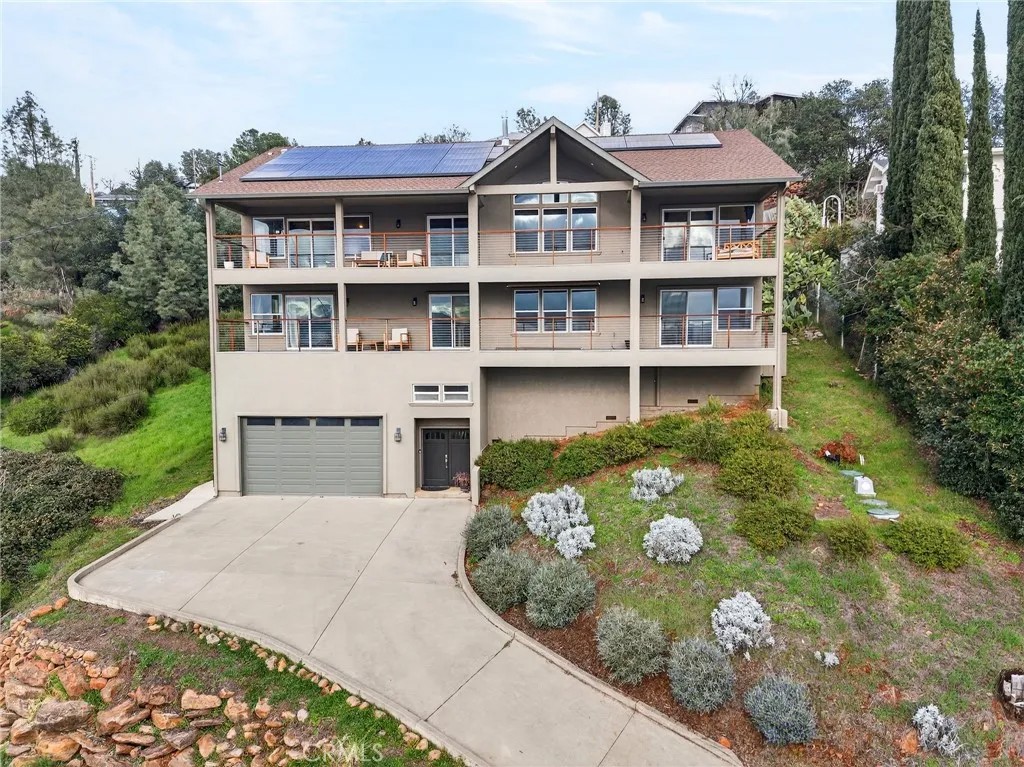 17437 Greenridge
