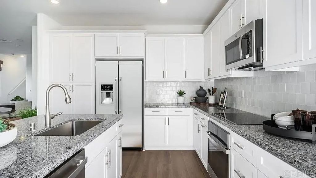 Photo of 31675 Viviante Dr, Winchester, CA 92596 (MLS # PTP2508912)