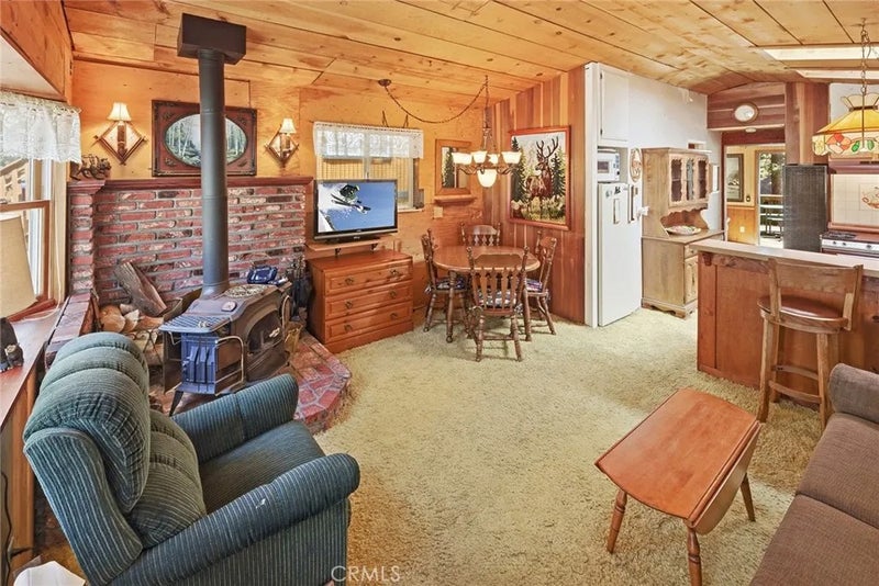 513 Cedar Ln