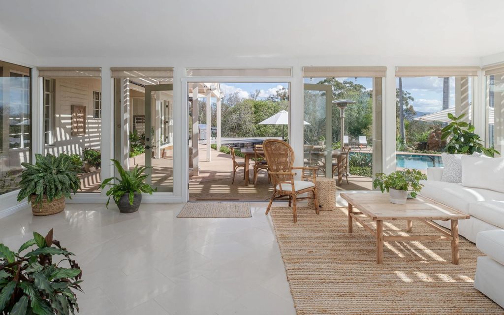 Photo of 5327 La Glorieta, Rancho Santa Fe, CA 92067 (MLS # 250044795)