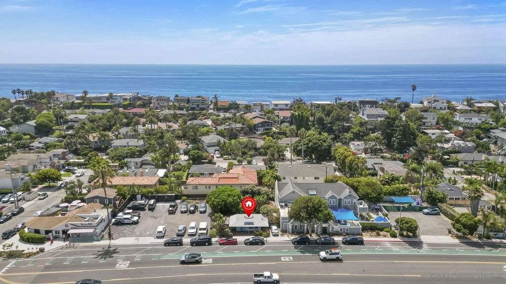Photo of 600 N Coast Hwy 101, Encinitas, CA 92024 (MLS # 250043456)