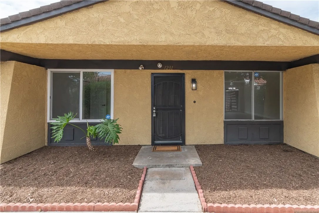 1231 S Buena Vista