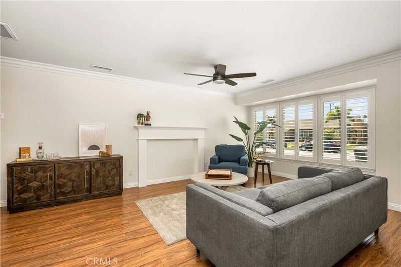 2152 N Greenbrier Road