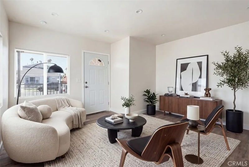 817 W 79th