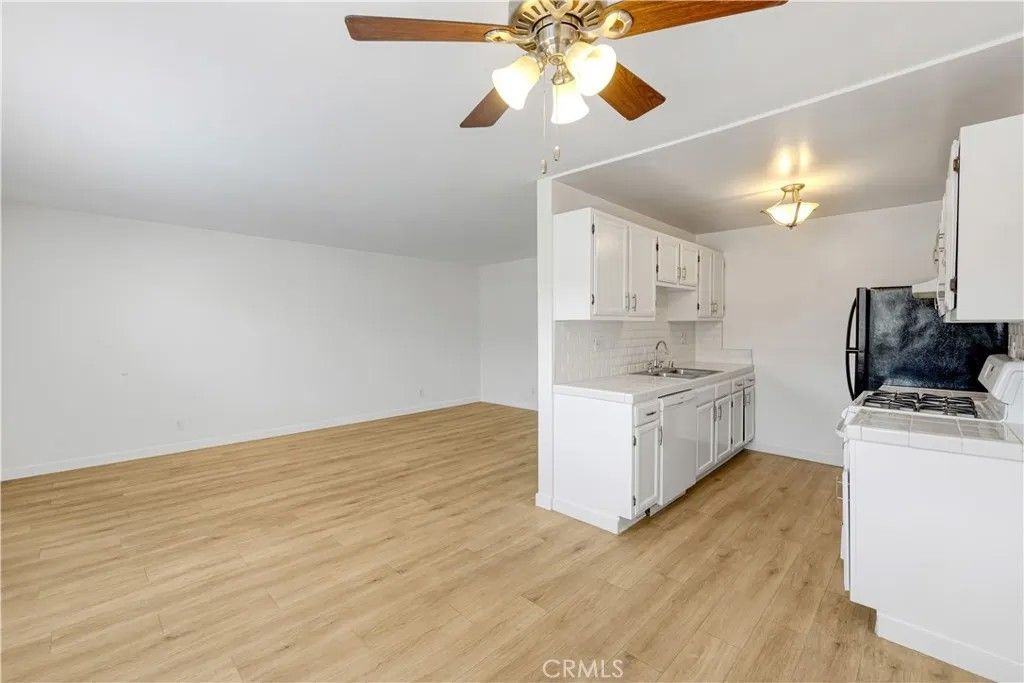 Photo of 262 W Valencia Avenue #C, Burbank, CA 91502 (MLS # BB26089918)