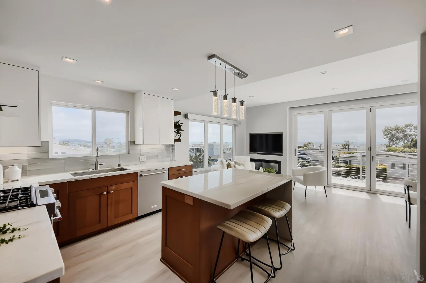 5379 La Jolla Mesa