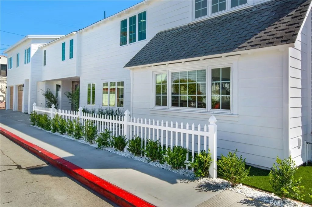 1103 Balboa Avenue