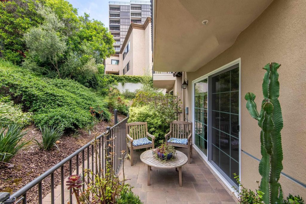 Photo of 2406 Torrey Pines Rd #152, La Jolla, CA 92037 (MLS # 250046197)