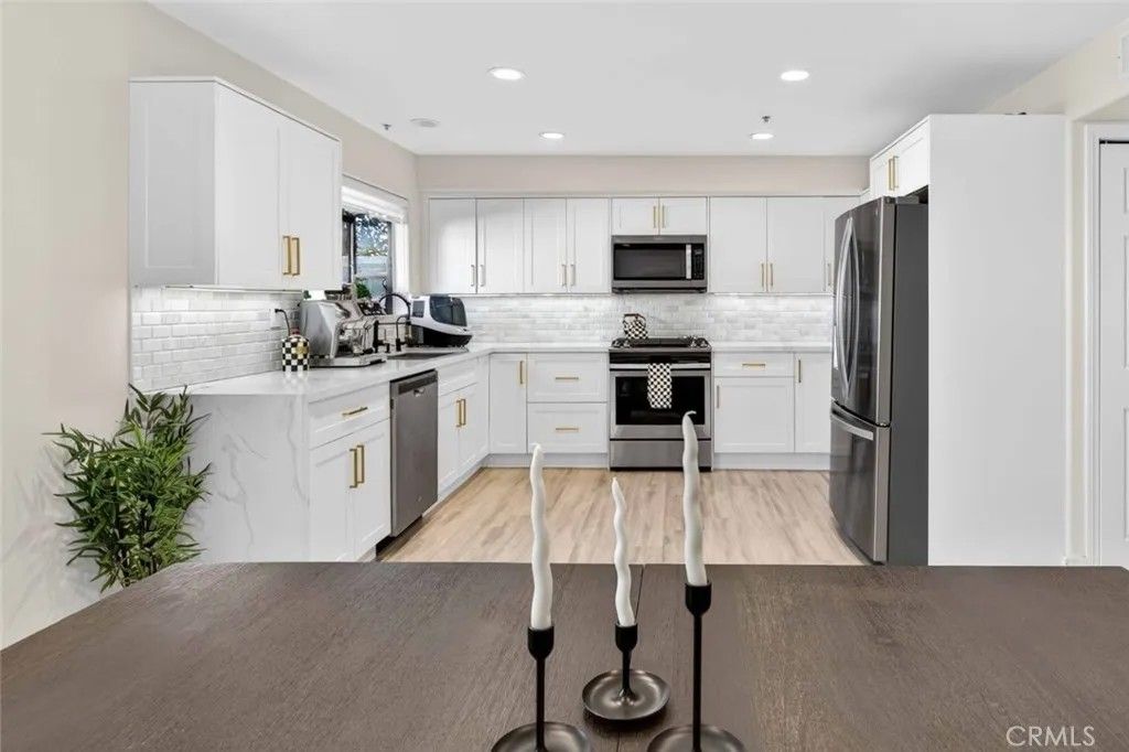 Photo of 10894 Olinda ST #123, Sun Valley, CA 91352 (MLS # GD26097742)
