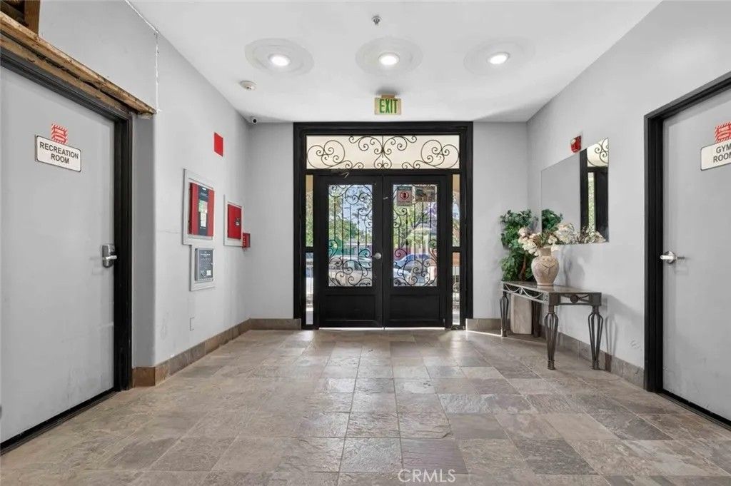 Photo of 10894 Olinda ST #123, Sun Valley, CA 91352 (MLS # GD26097742)