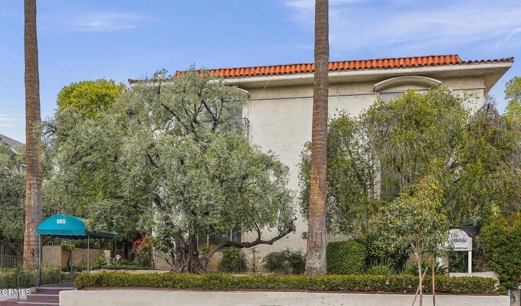 985 E California Boulevard 305