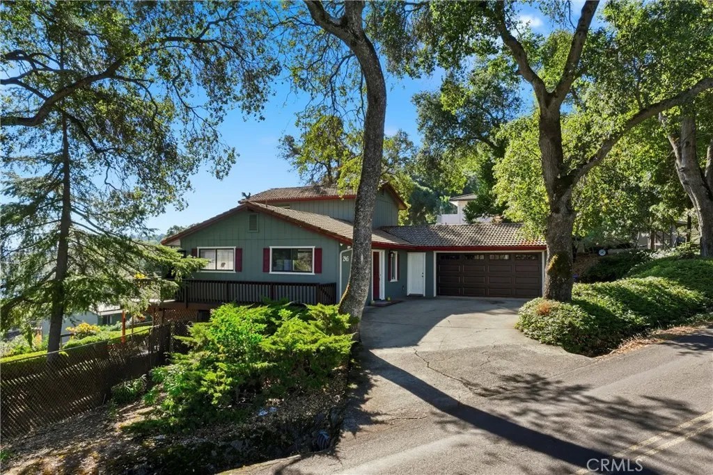 2965 S Lake