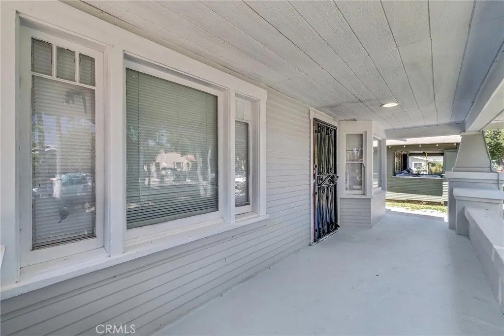 820 S Van Ness Avenue