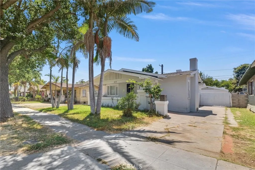 820 S Van Ness Avenue