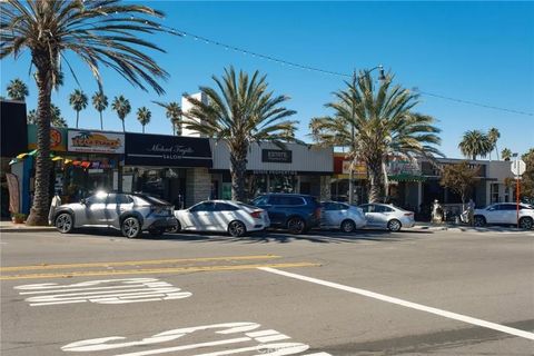 Tiny photo for 121 Via Ardilla, Palos Verdes Estates, CA 90274 (MLS # SB25244824)