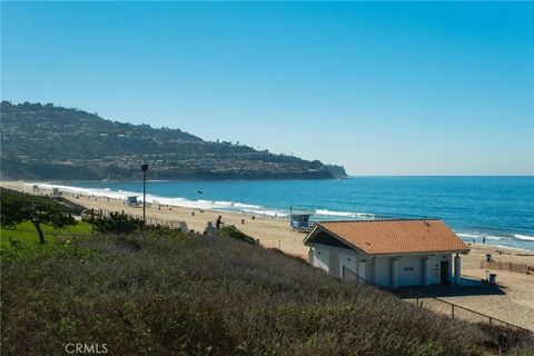 Tiny photo for 121 Via Ardilla, Palos Verdes Estates, CA 90274 (MLS # SB25244824)