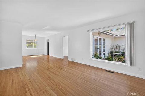 Tiny photo for 121 Via Ardilla, Palos Verdes Estates, CA 90274 (MLS # SB25244824)