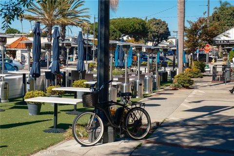 Tiny photo for 121 Via Ardilla, Palos Verdes Estates, CA 90274 (MLS # SB25244824)