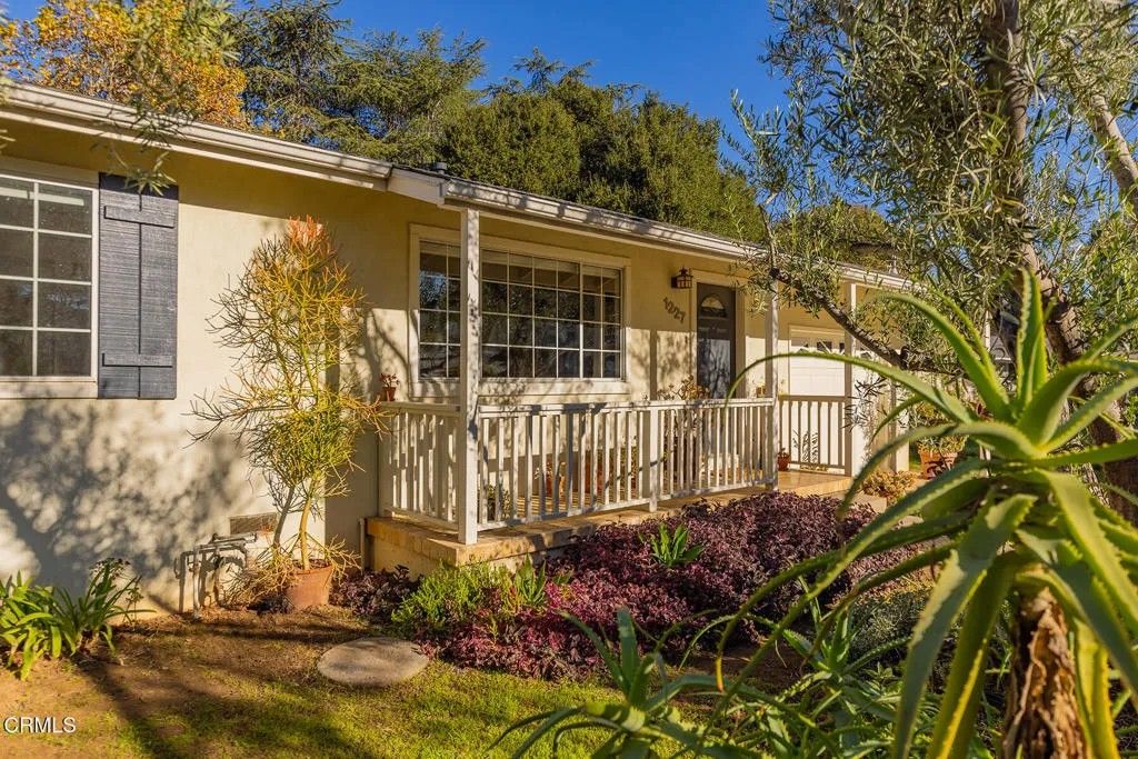 Photo of 1227 Cruzero Street, Ojai, CA 93023 (MLS # V1-33989)