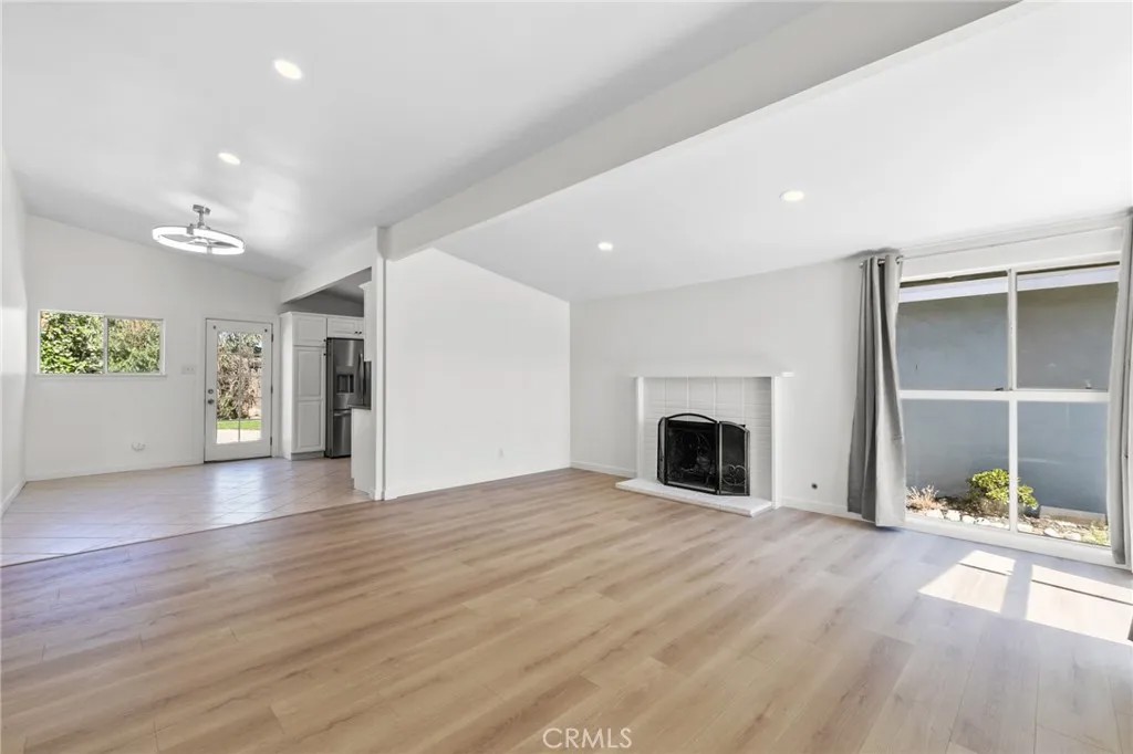 1027 N Greer