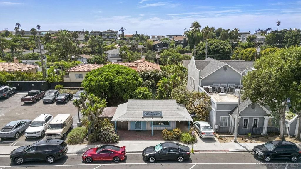 Photo of 600 N Coast Hwy 101, Encinitas, CA 92024 (MLS # 250042319)