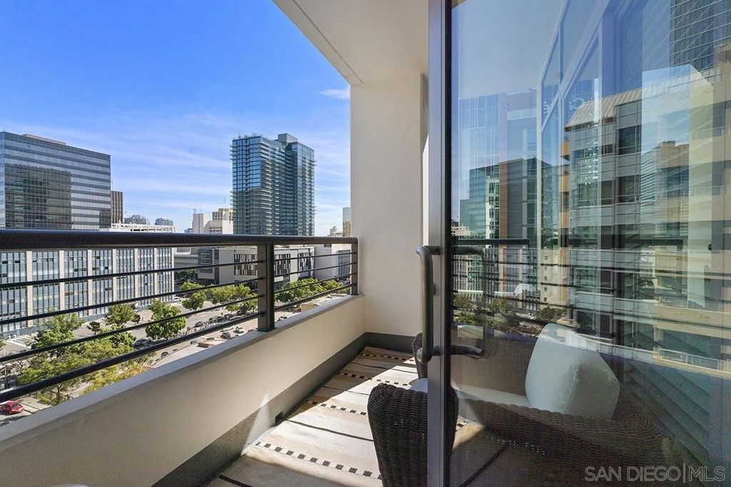 Photo of 425 W Beech Street #1201, San Diego, CA 92101 (MLS # 260004508)