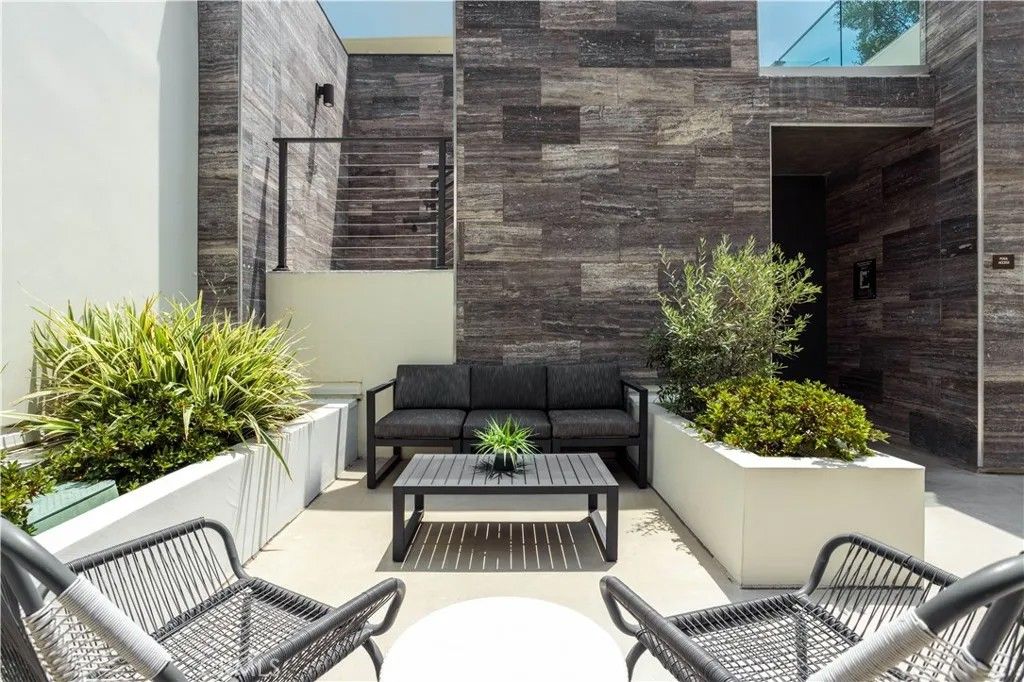 Photo of 380 Cordova Street #405, Pasadena, CA 91101 (MLS # PF26006512)