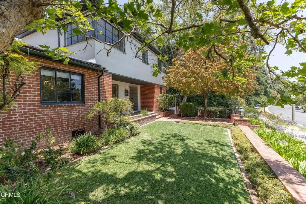 2421 Ridgeway Road
