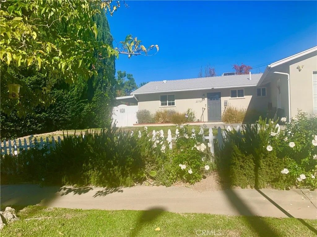 Photo of 20759 Clark, Woodland Hills, CA 91367 (MLS # SR26034427)