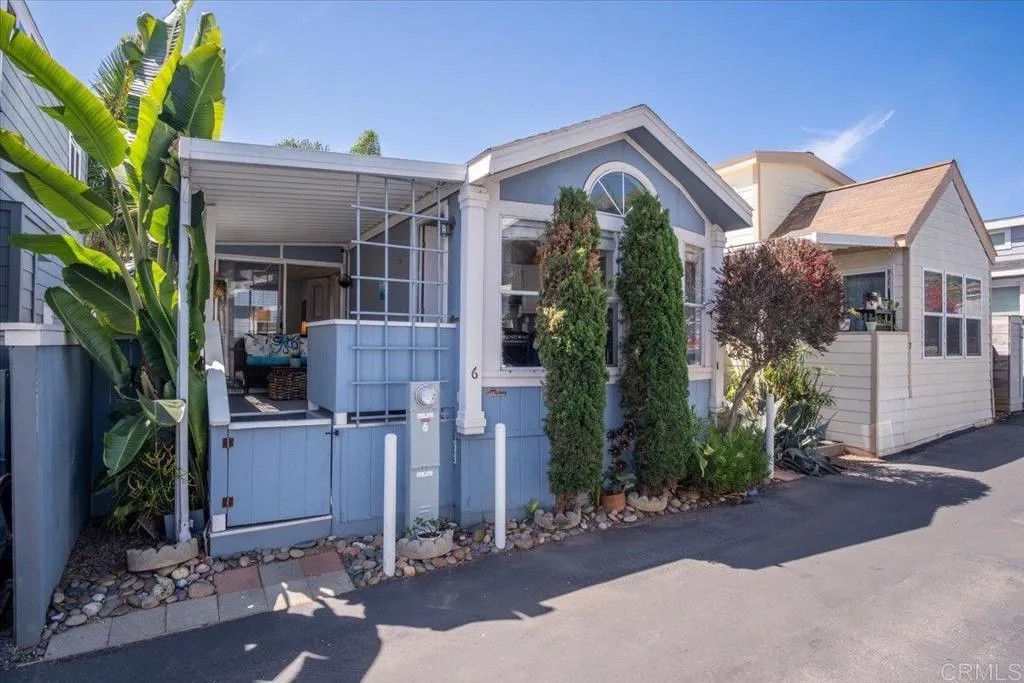 1624 N. Coast Highway 101 6