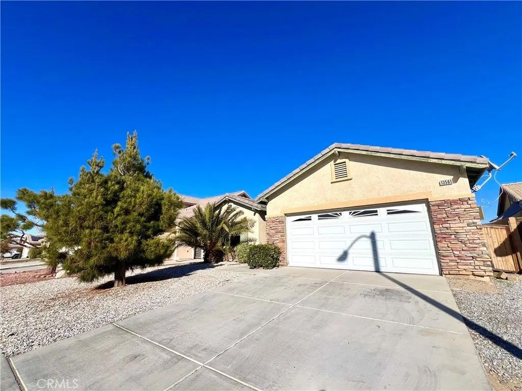Photo of 13561 Fullerton Lane, Victorville, CA 92392 (MLS # CV26078715)